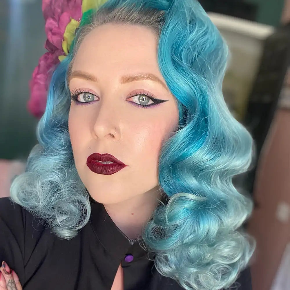 Vibrant Teal Coloring Conditioner Secondary image